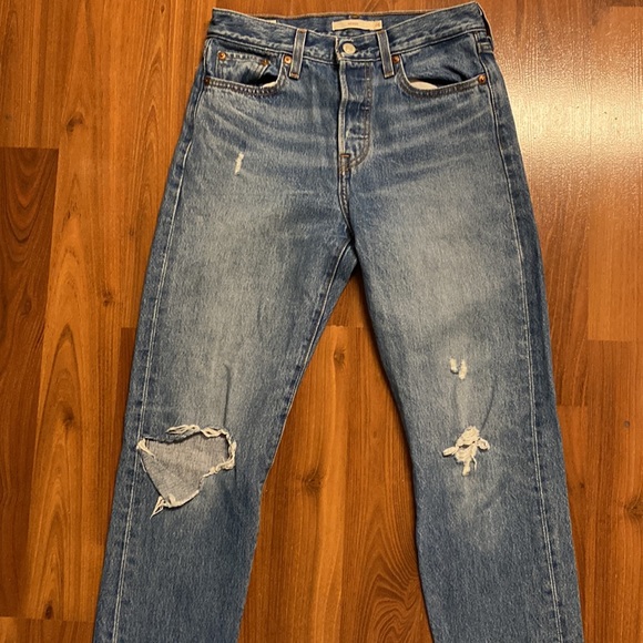 Levi's wedgie distressed jeans - Picture 5 of 10